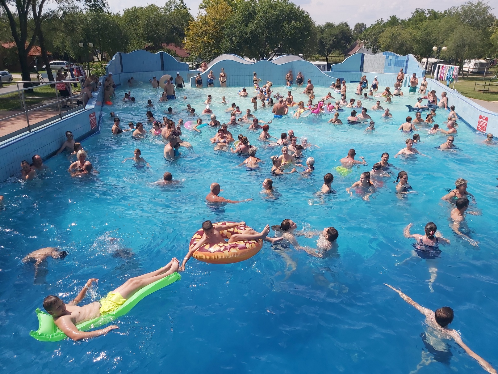 Cserkeszőlő Fürdő és Gyógyászati Központ